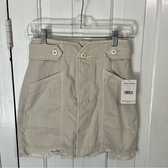 Free People Alpha Utility Willow Cream Raw Hem Button Front Mini Skirt Size 2 V1 - Picture 2 of 8